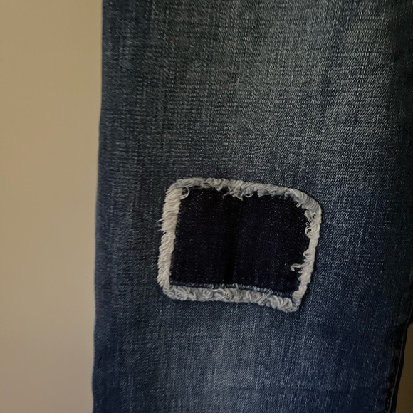 Cabi Slim Boyfriend Sz 4 waist 30 preowned jeans with patches and tapered leg - Picture 5 of 8